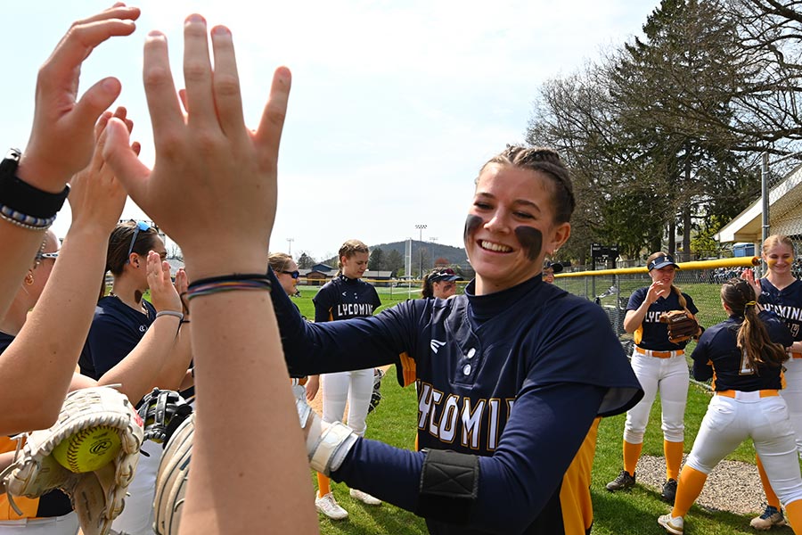 Women's softball players