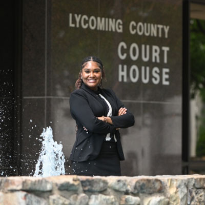 Francine Bacon ’25