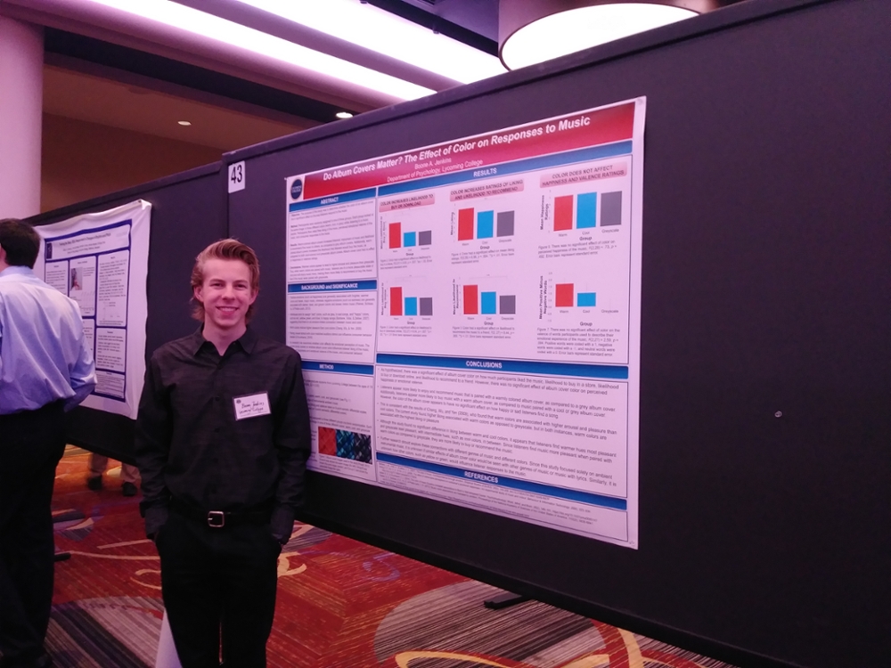 Lycoming College students present their findings on psychology at a professional conference